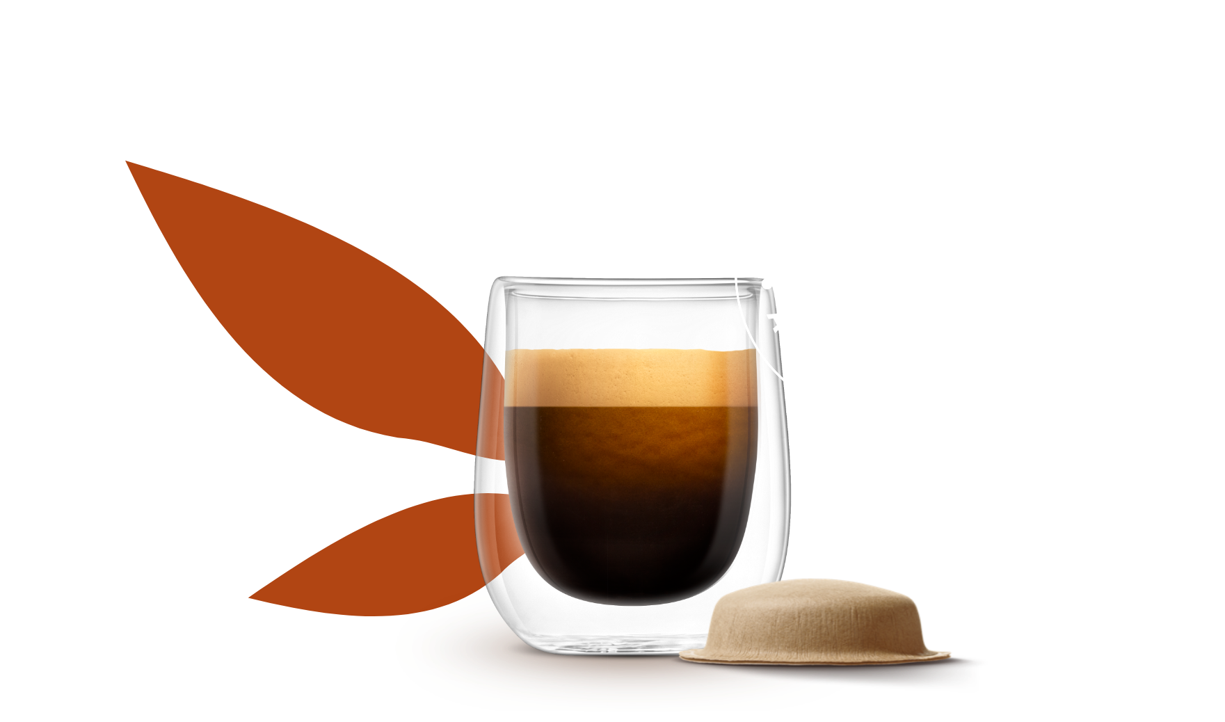 Café NESCAFÉ® Dolce Gusto® NEO Lungo éco-responsable : tasse de café à côté d'une dosette en papier compostable 