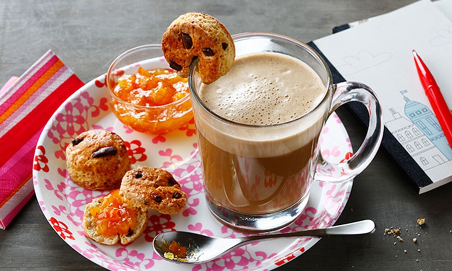 CAFÉ AU LAIT mit Scones